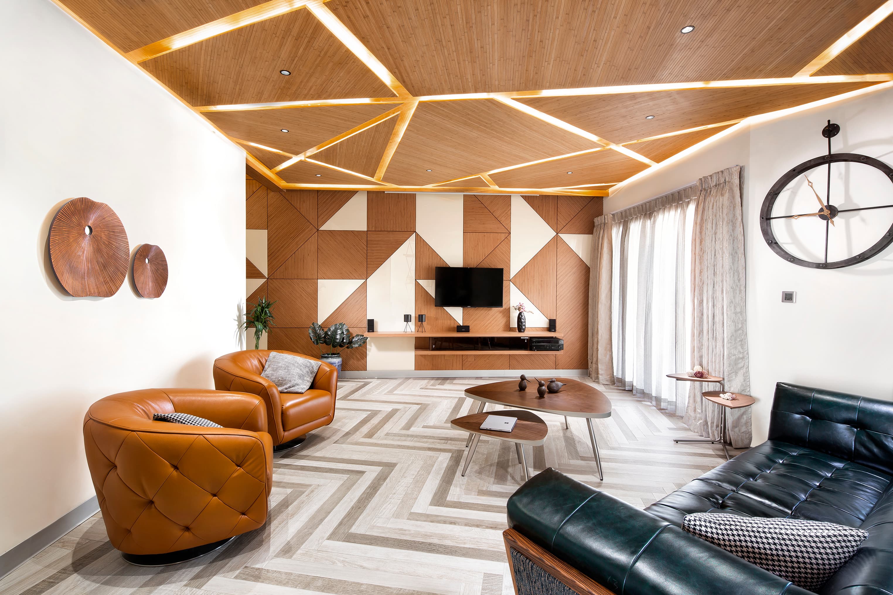 Interior & Exterior Image 8