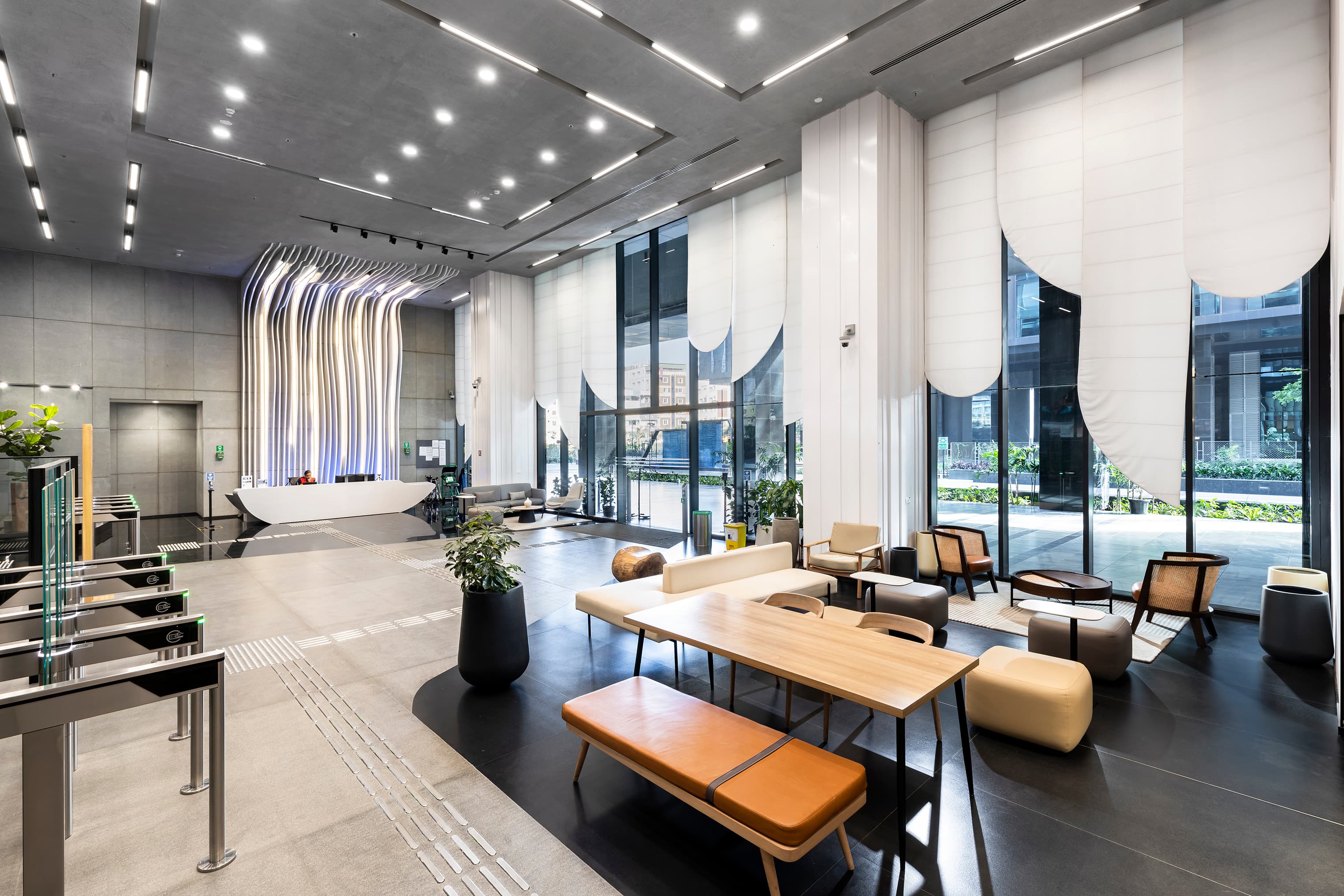 Interior & Exterior Image 10