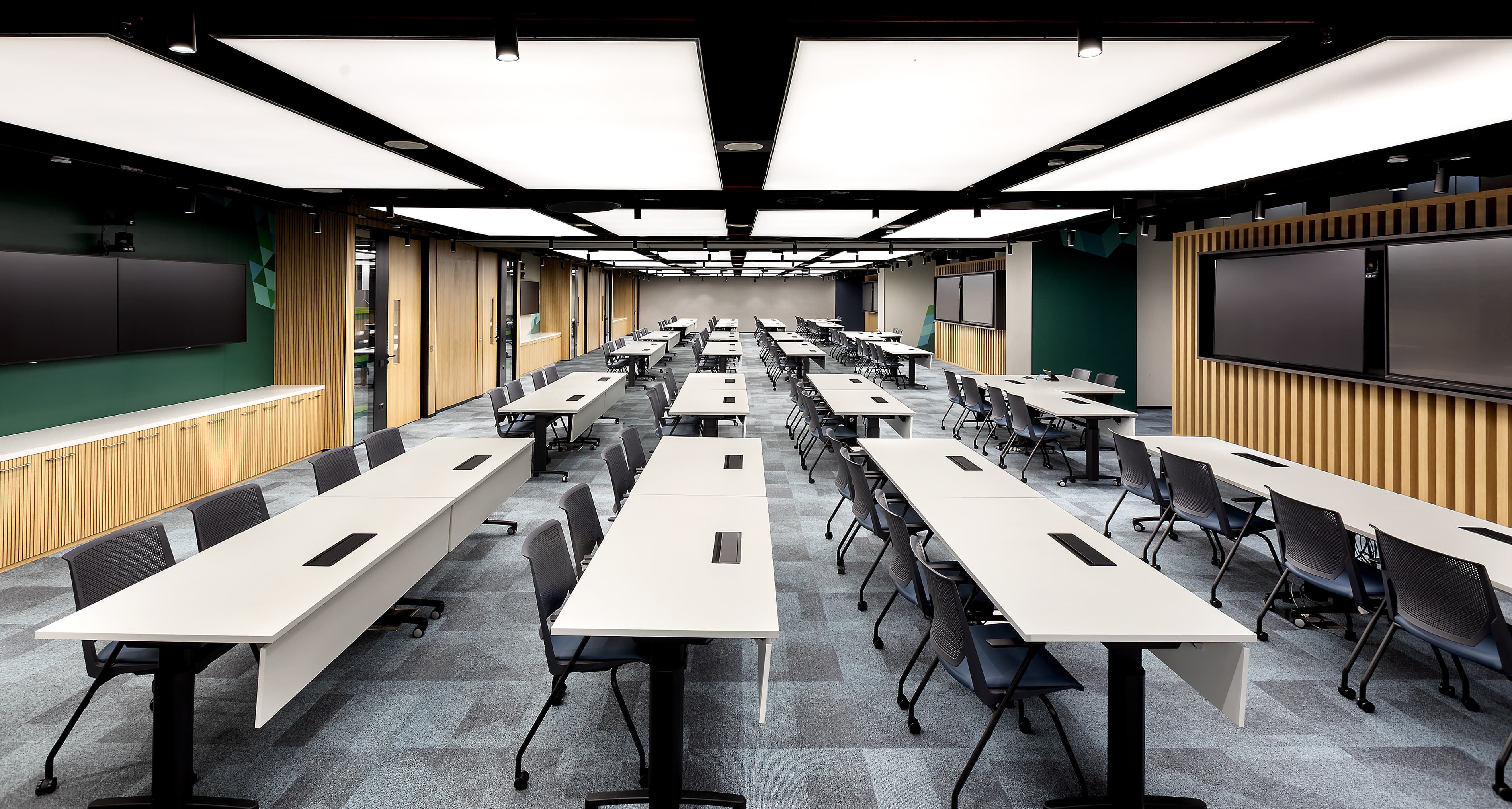 Interior & Exterior Image 21