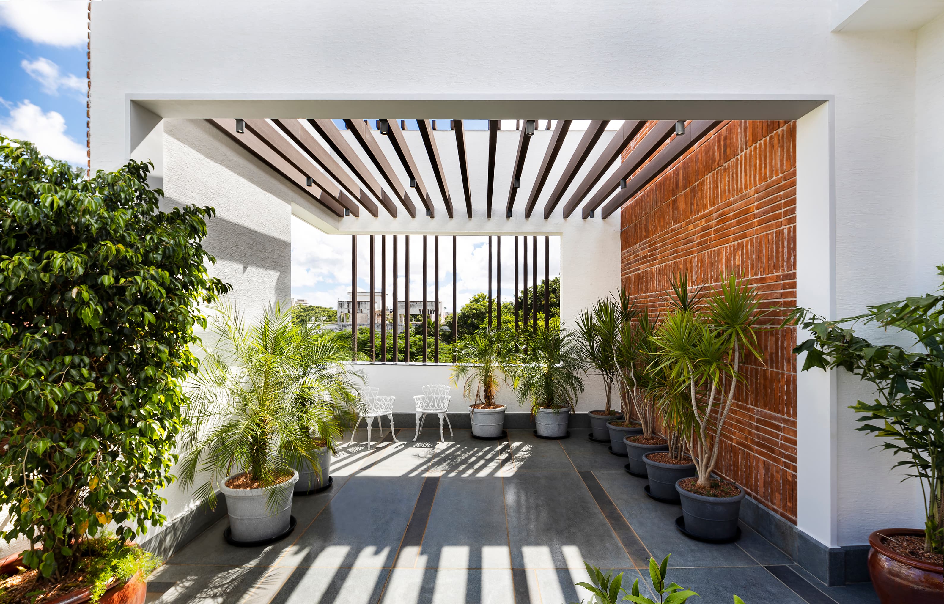 Interior & Exterior Image 24